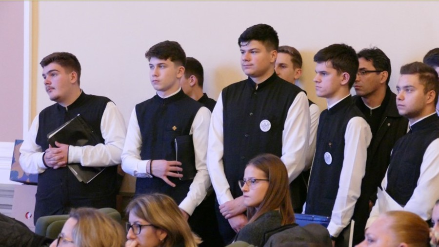 Arhiepiscopia Aradului încheie cu succes proiectul POCU "Cantina Sfântul Nicolae - Serviciul Masă pe Roți pentru Bunicii Comunității"